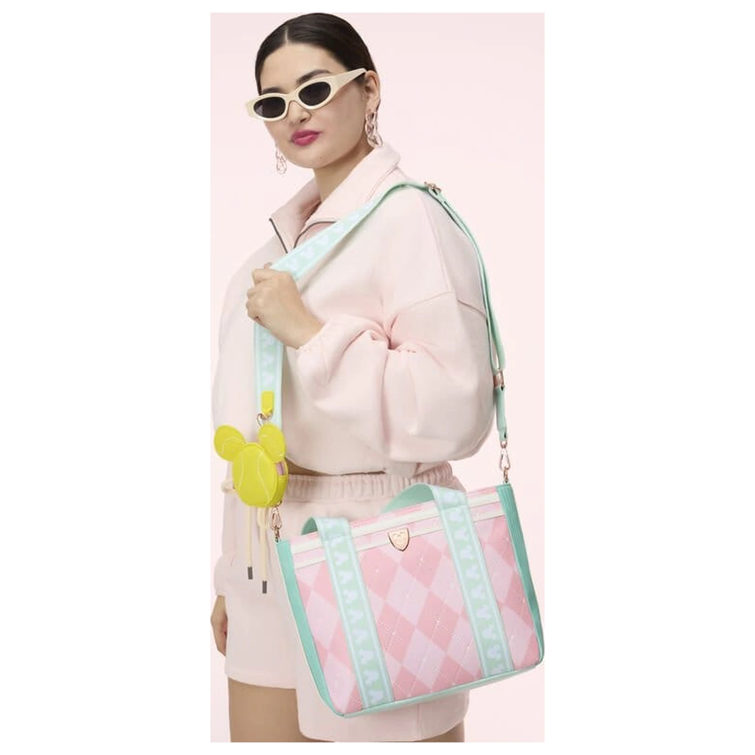 Disney by Loungefly Torba preko tijela s novčanikom Mickey&Friends Tennis fotografija proizvoda