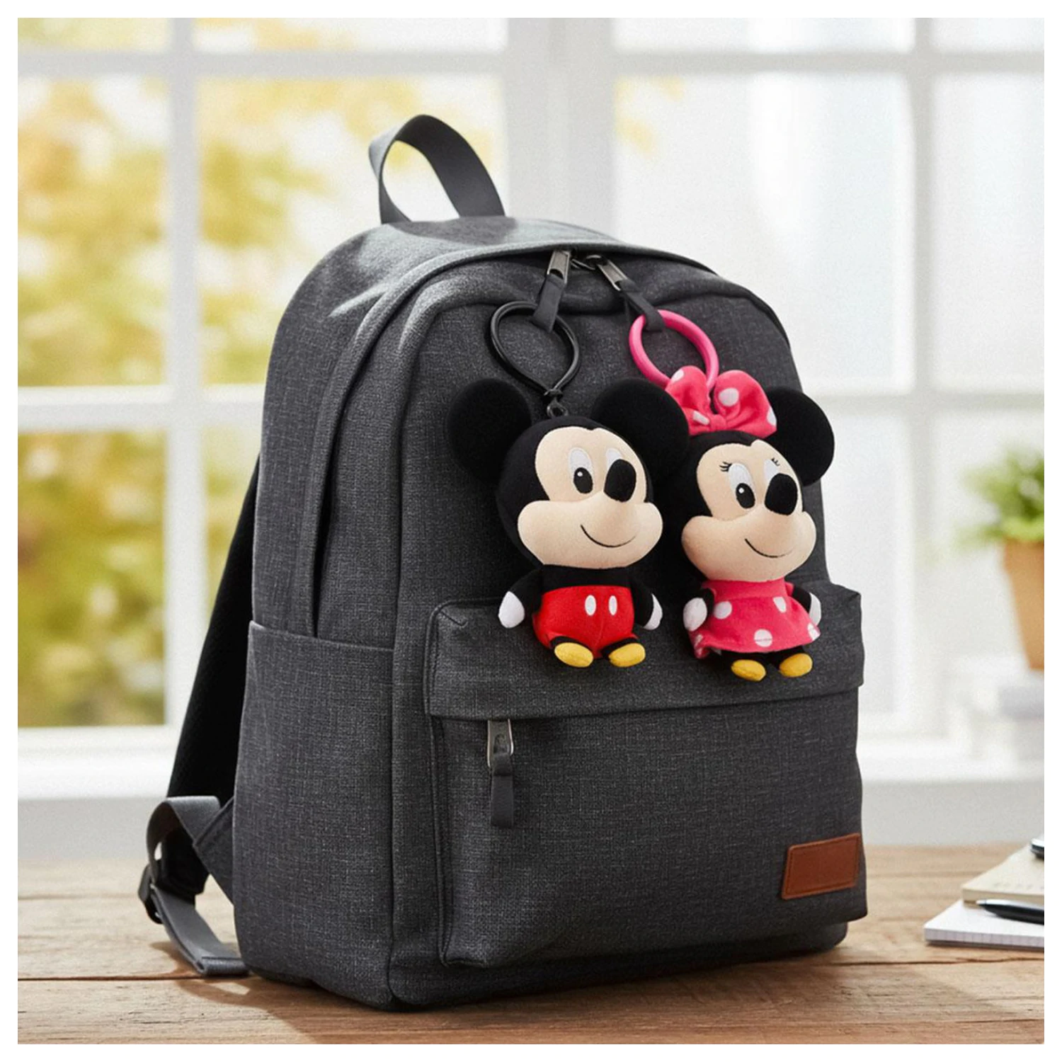 Disney Minnie Smile 3D plišana figura s vješalicom, privjesak za torbu 13 cm fotografija proizvoda