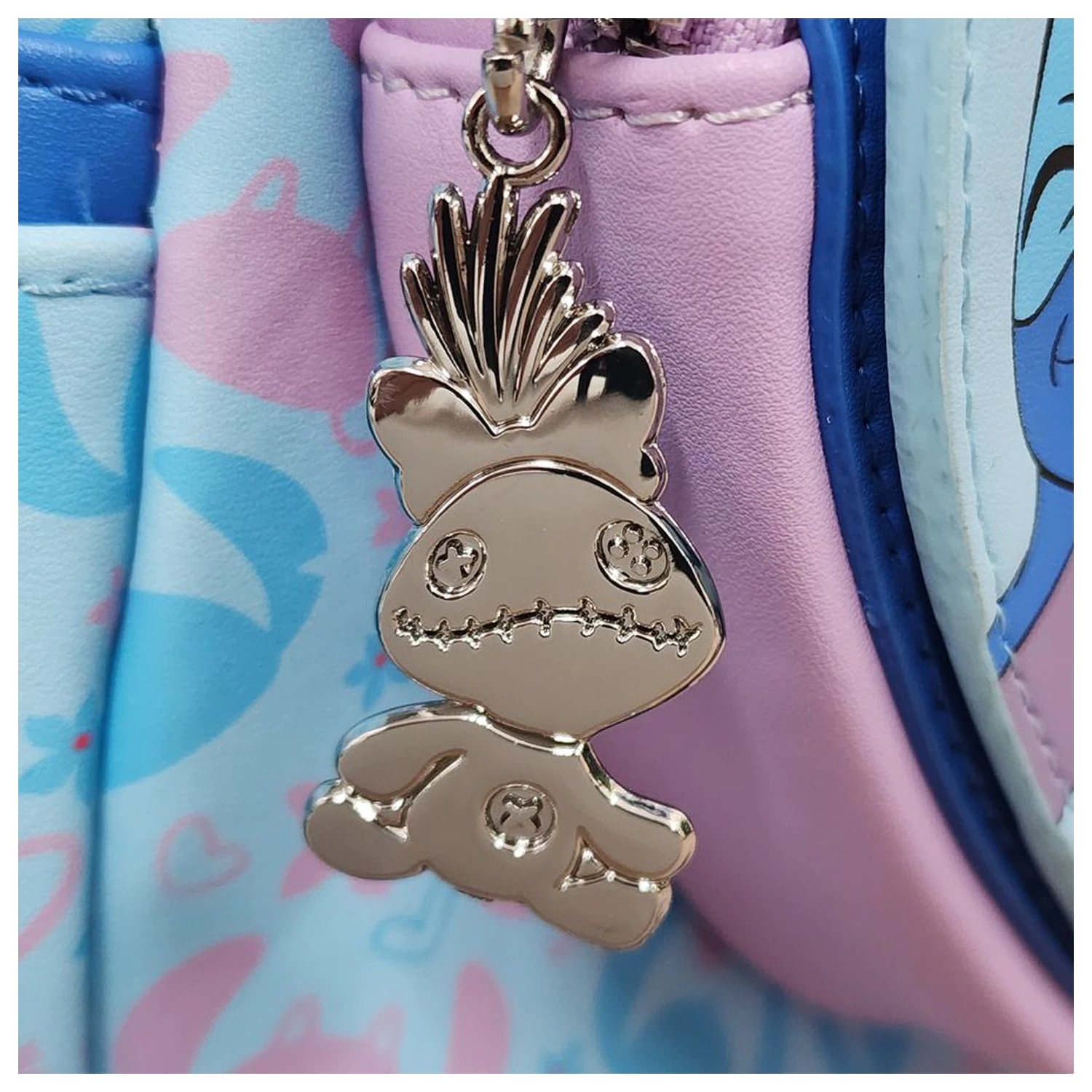 DISNEY Stitch & Angel Mini ruksak LoungeFly "Exclusive Edition" fotografija proizvoda