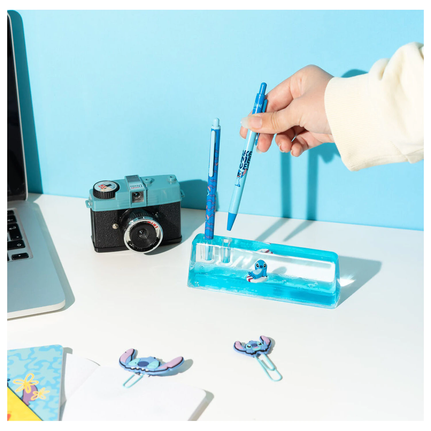 Disney Stitch set olovaka, kemijske olovke i akrilnog stalka fotografija proizvoda