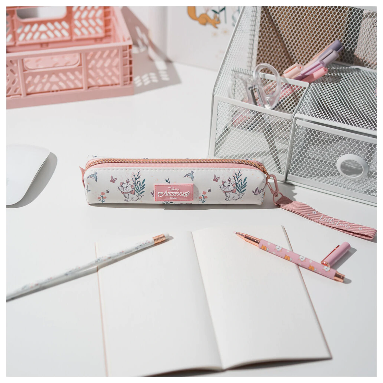 Disney The Aristocats Bonjour Marie Set pernica + kemijska olovka + olovka fotografija proizvoda