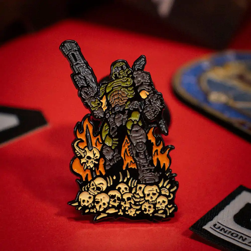 Doom Eternal Pin Značka Doom Guy Limited Edition fotografija proizvoda