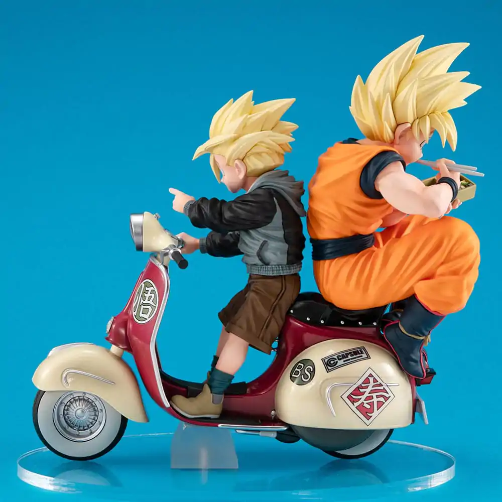 Dragonball Z 05 Desktop Real McCoy PVC Diorama Super Saiyan Son Goku & Super Saiyan Son Gohan & Motorbike 16 cmDragonball Z 05 Desktop Real McCoy PVC Diorama Super Saiyan Son Goku & Super Saiyan Son Gohan & Motorbike 16 cm fotografija proizvoda