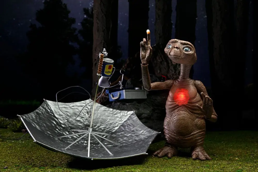 E.T. the Extra-Terrestrial akcijska figura Ultimate Deluxe E.T. 11 cm fotografija proizvoda