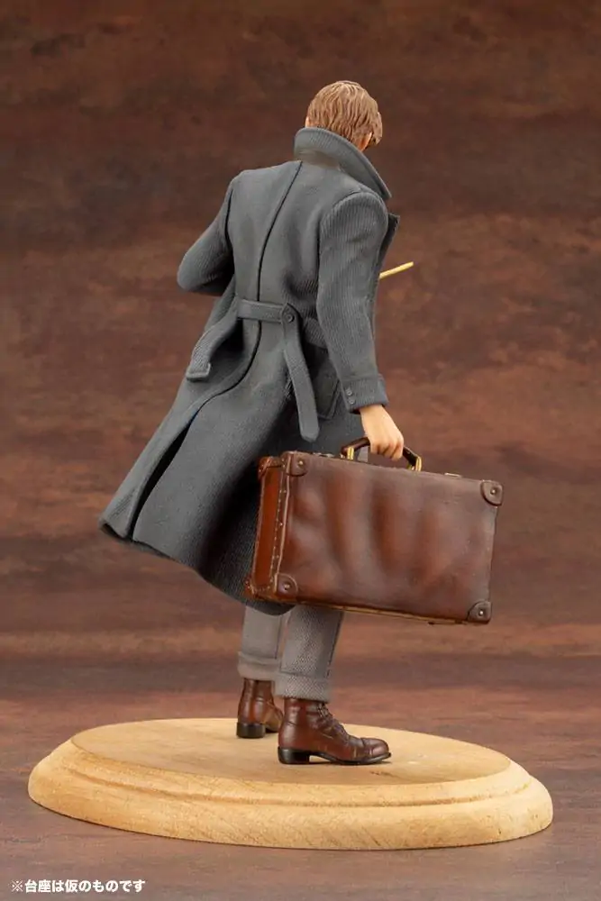 Fantastic Beasts 2 ARTFX+ PVC Statua 1/10 Newt Scamander 18 cm fotografija proizvoda