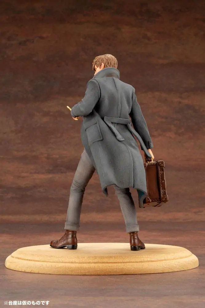Fantastic Beasts 2 ARTFX+ PVC Statua 1/10 Newt Scamander 18 cm fotografija proizvoda