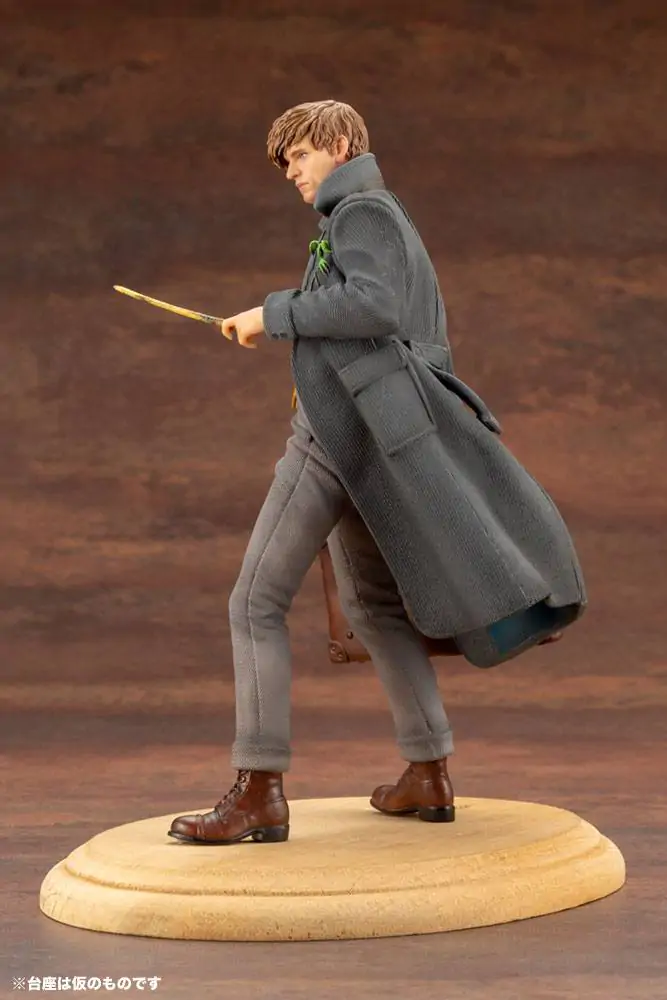 Fantastic Beasts 2 ARTFX+ PVC Statua 1/10 Newt Scamander 18 cm fotografija proizvoda