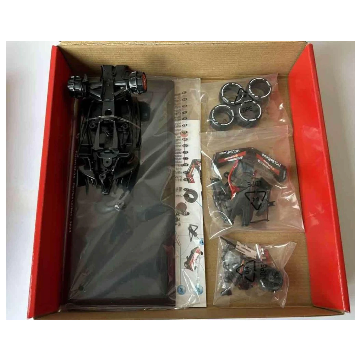 Formula 1 F1 Ferrari SF-24 N.16 Charles Leclerc komplet modela 1/24 fotografija proizvoda