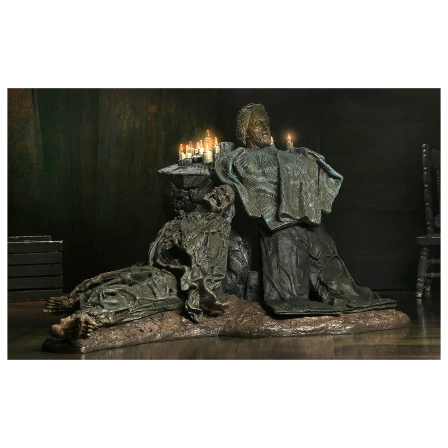 Friday the 13th: The Game Diorama Pamela Shrine fotografija proizvoda