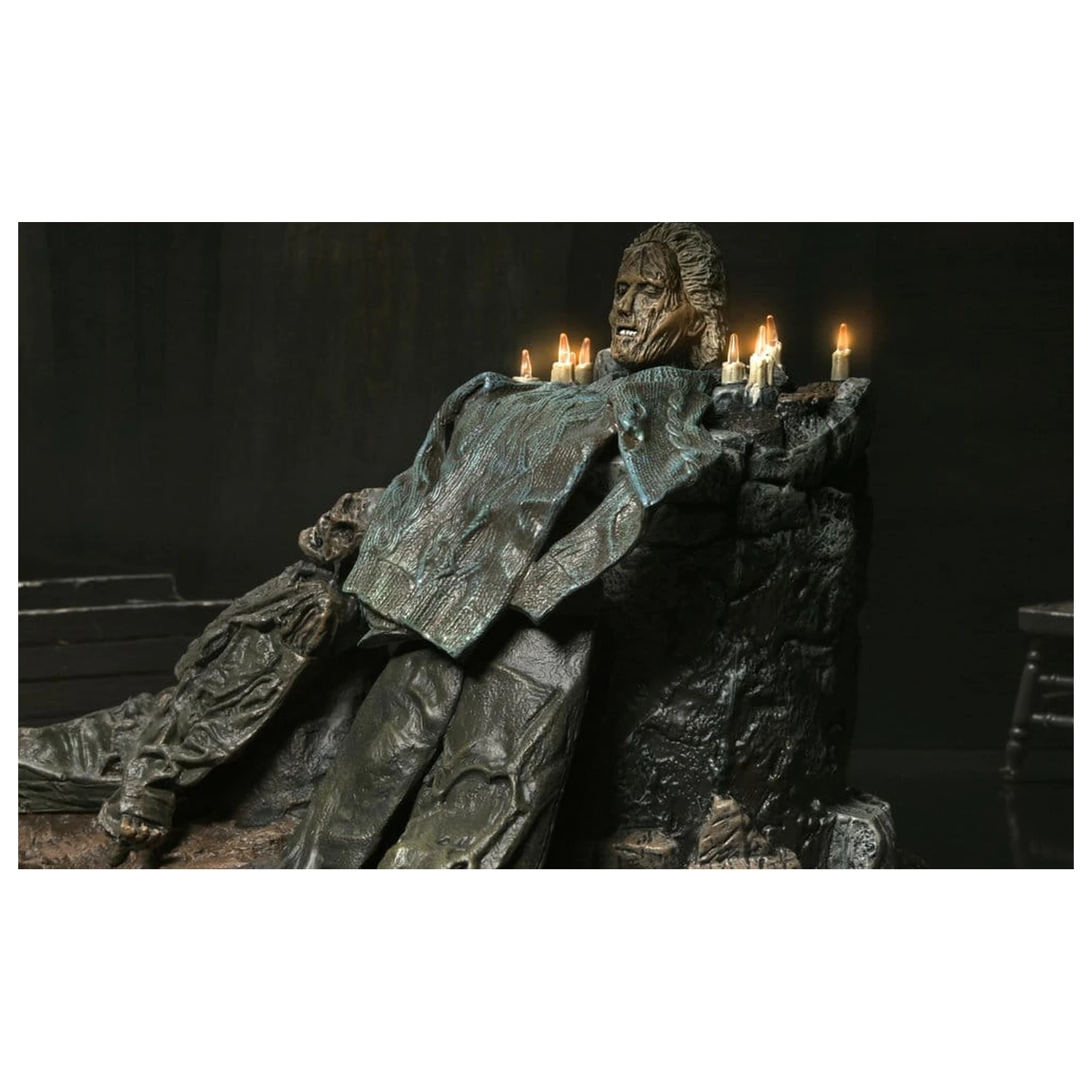 Friday the 13th: The Game Diorama Pamela Shrine fotografija proizvoda