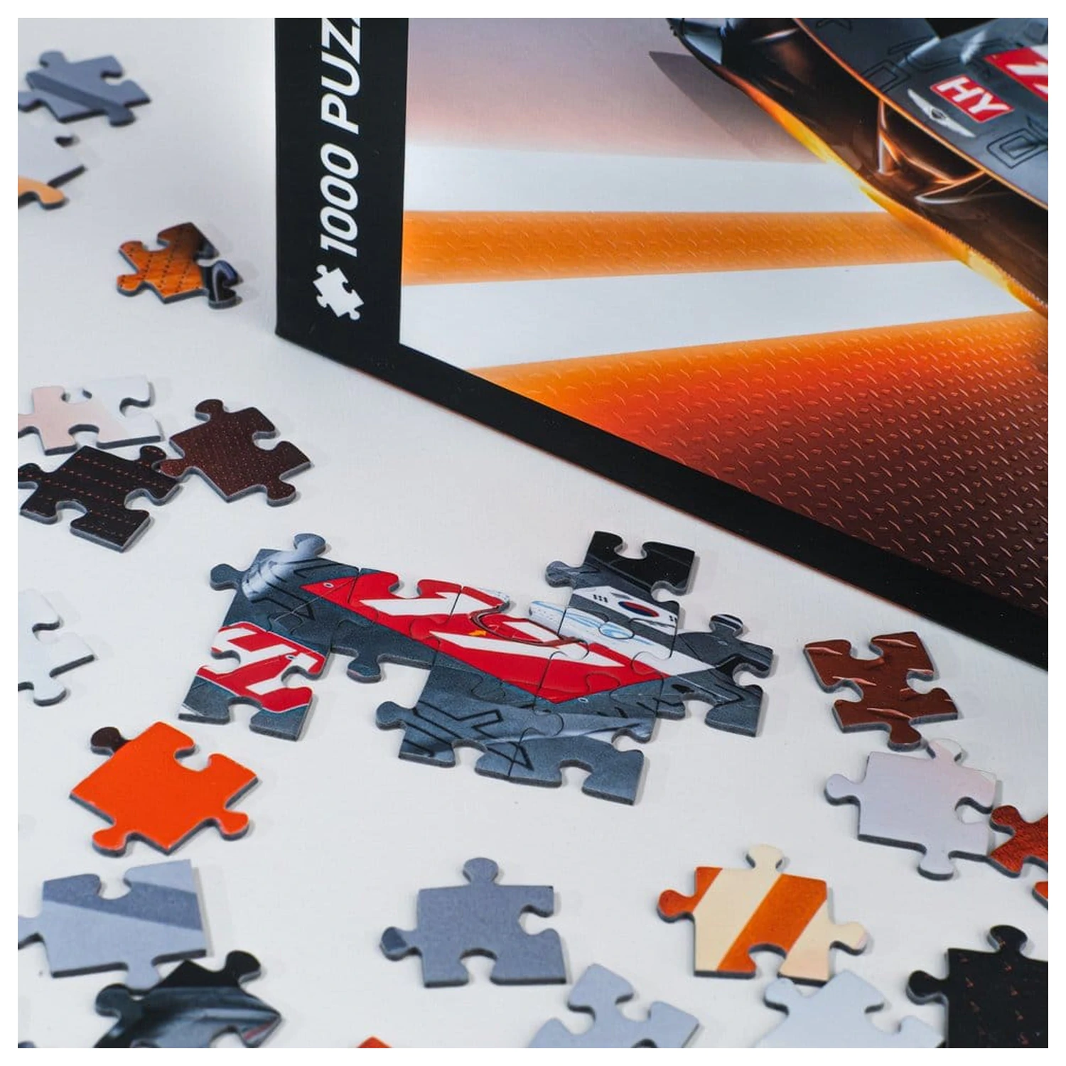 Genesis Magma Racing Puzzle GMR 001 2026 (1000 komada) 48 x 68 cm fotografija proizvoda