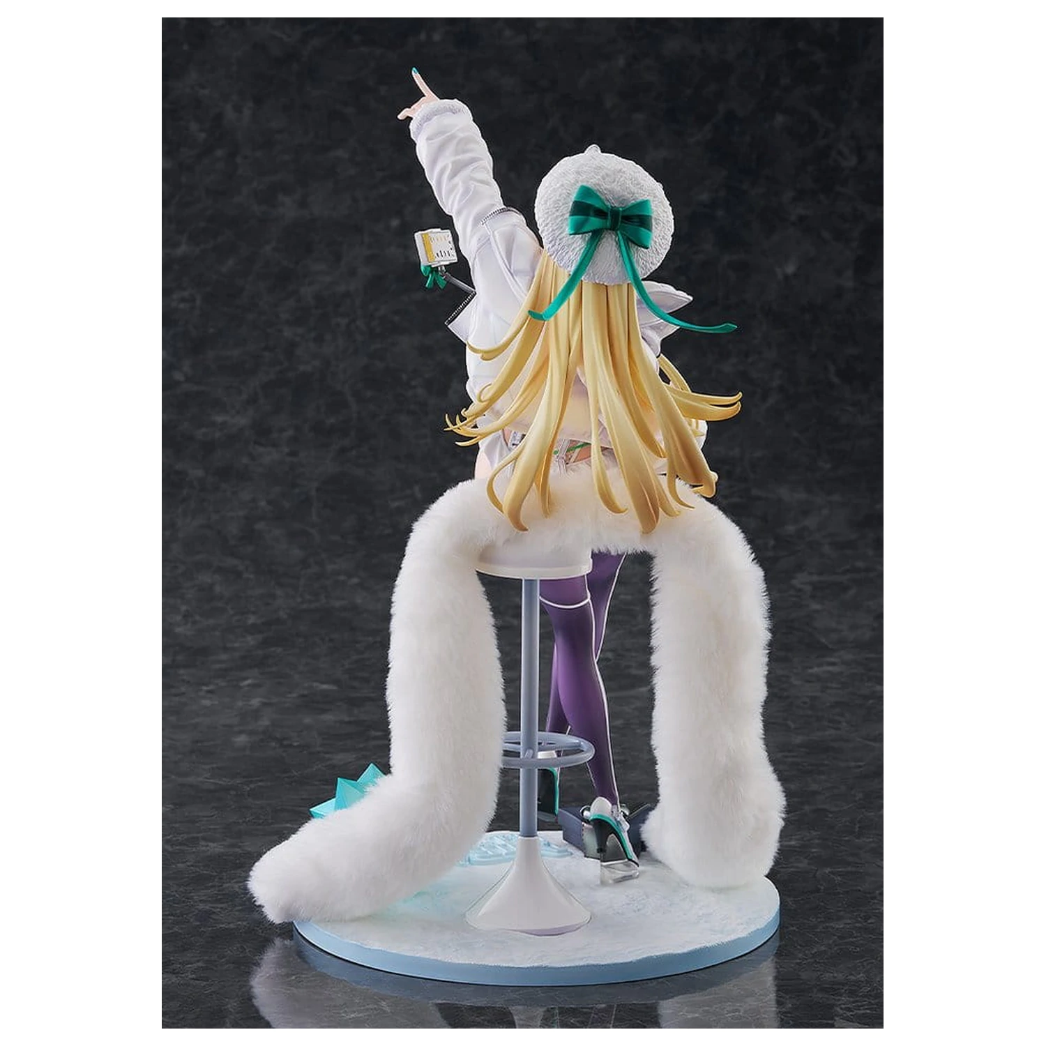 Goddess of Victory: Nikke PVC kip 1/6 Rupee: Winter Shopper 30 cm fotografija proizvoda