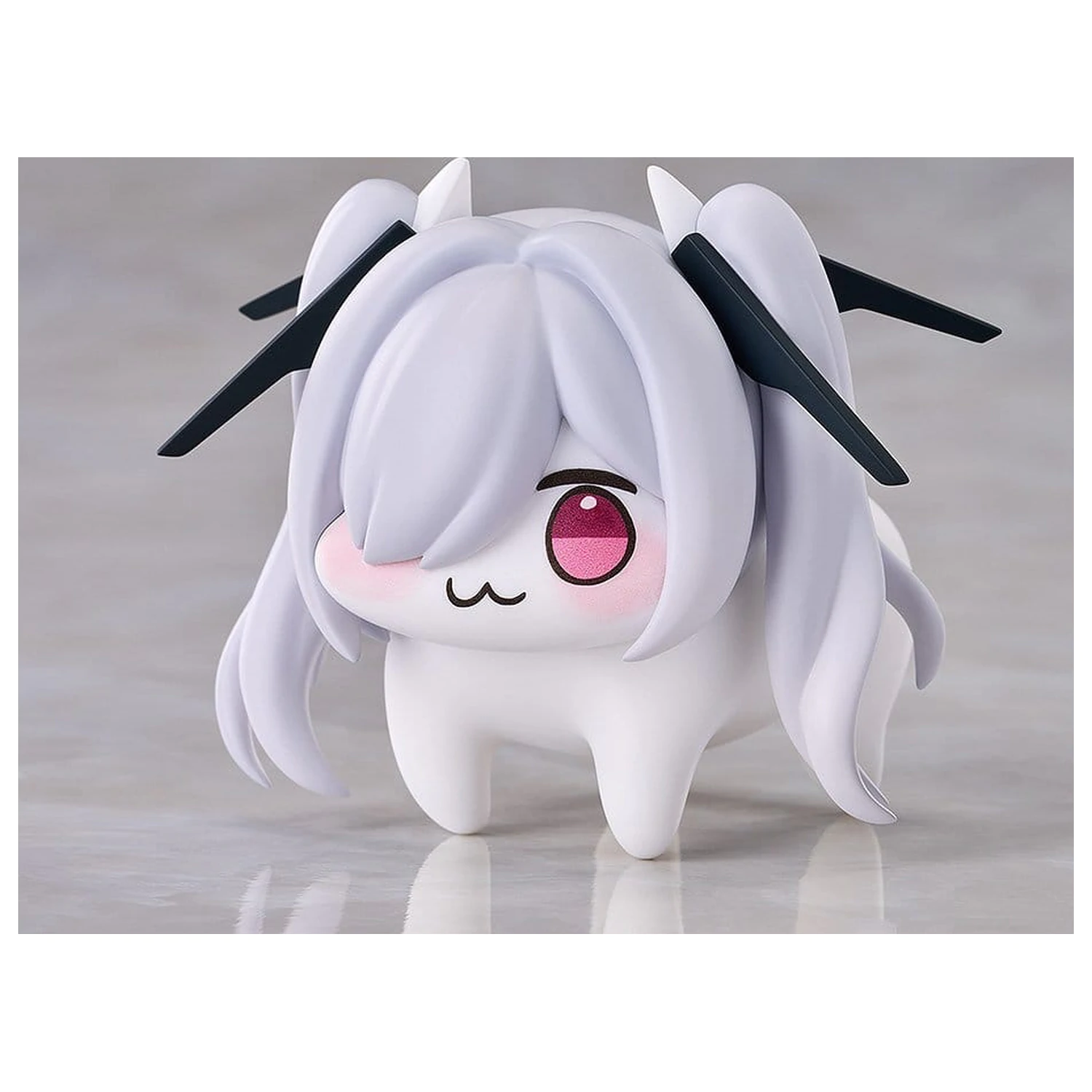 Goddess of Victory: Nikke Meka kasica prasica DORO Cinderella 5 cm fotografija proizvoda