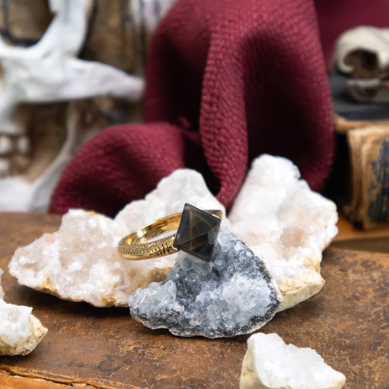 Harry Potter Replika 1/1 Prsten Horcruxa Lorda Voldemorta (pozlaćen) fotografija proizvoda