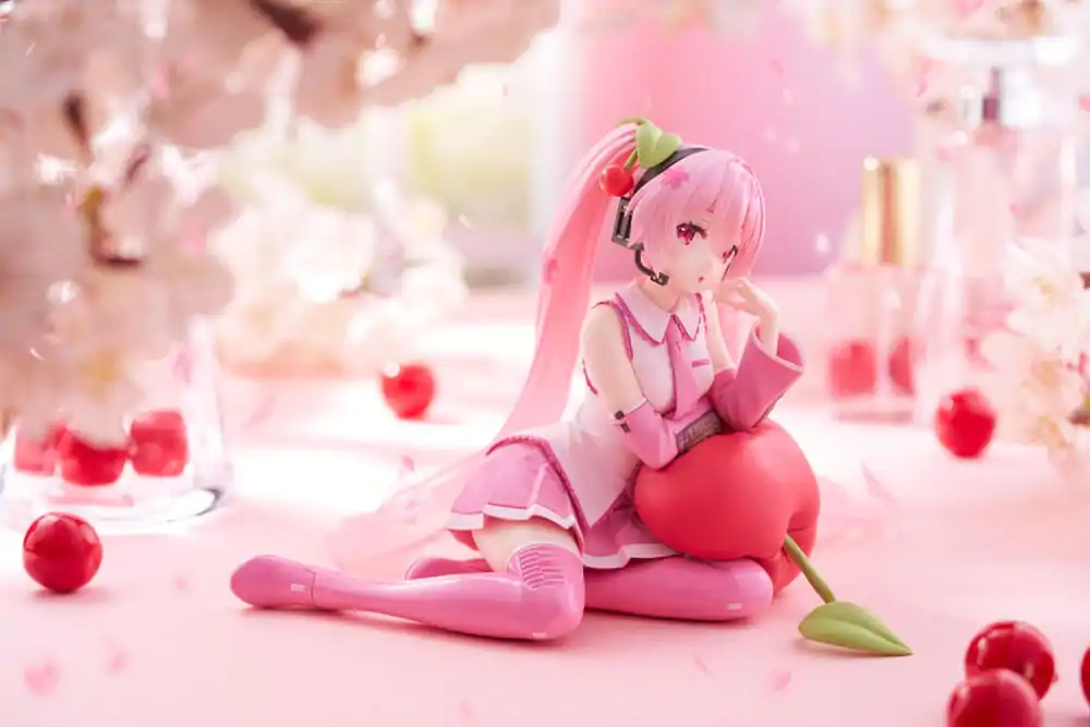 Hatsune Miku PVC Kip Stolni Slatka Figura Sakura Miku Jastučić od Višnje Ver. 13 cm fotografija proizvoda