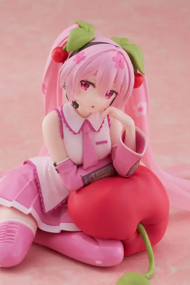 Hatsune Miku PVC Kip Stolni Slatka Figura Sakura Miku Jastučić od Višnje Ver. 13 cm fotografija proizvoda