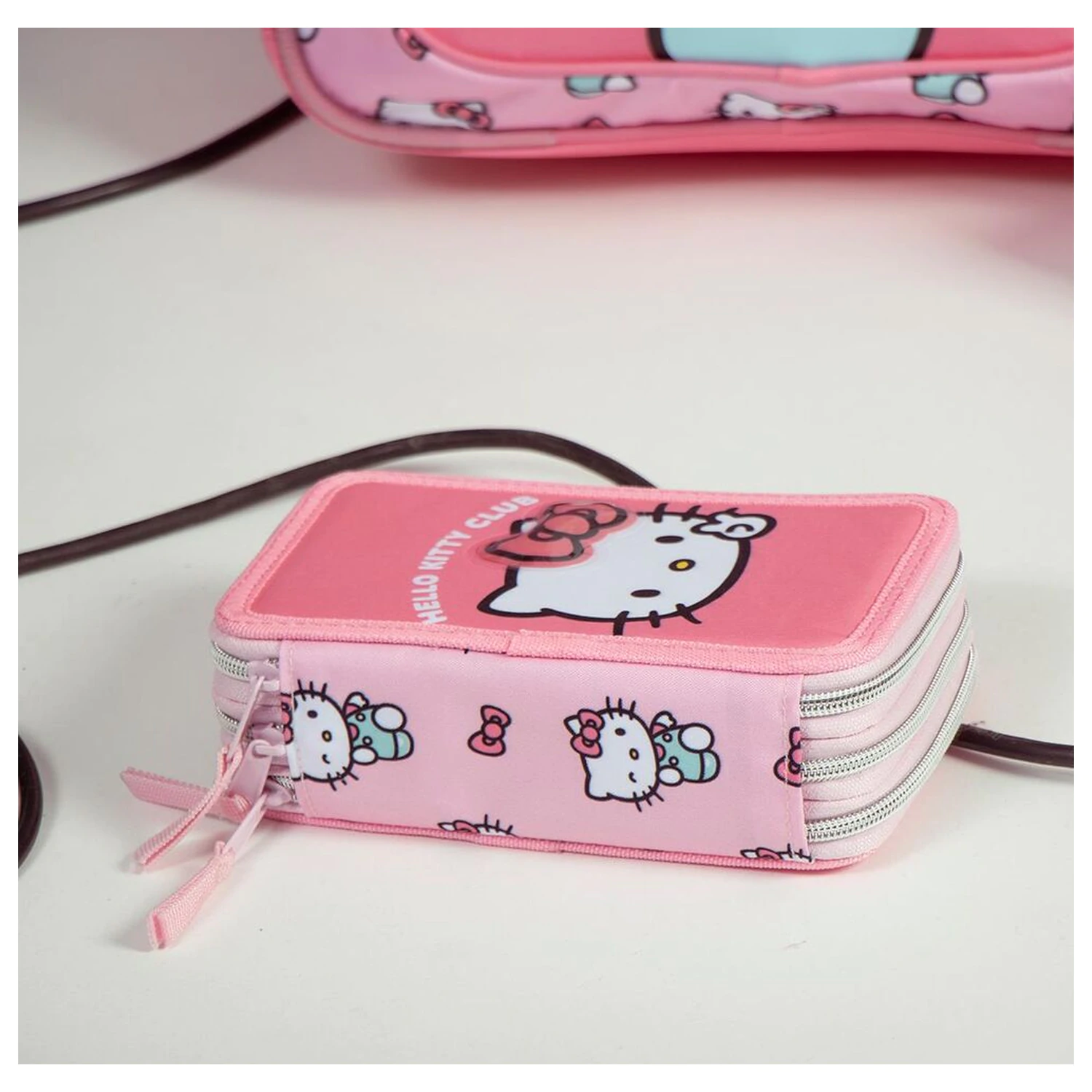 Hello Kitty trostruka pernica fotografija proizvoda