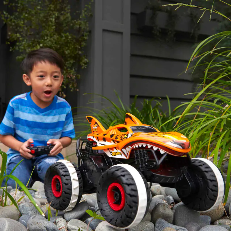 Hot Wheels Monster Trucks Nezaustavljivi Tigar Morski Pas fotografija proizvoda