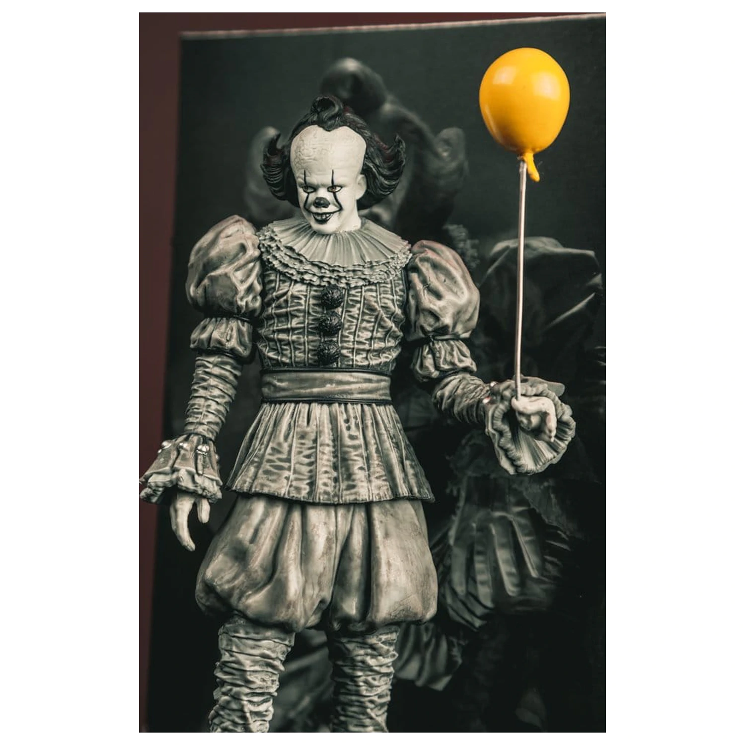 It Welcome to Derry Movie Maniacs Figura Pennywise (Black & White) 16 cm fotografija proizvoda