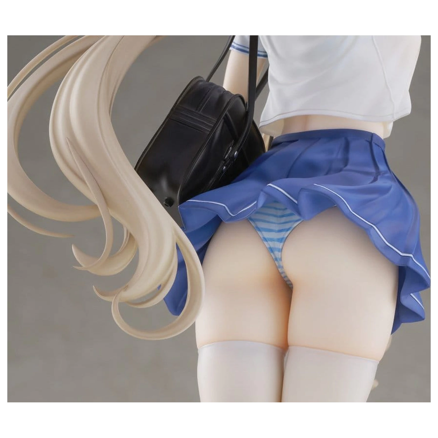 KoiKoi Sakura PVC figura 1/6 Momoko Uniform Ver. 27 cm fotografija proizvoda