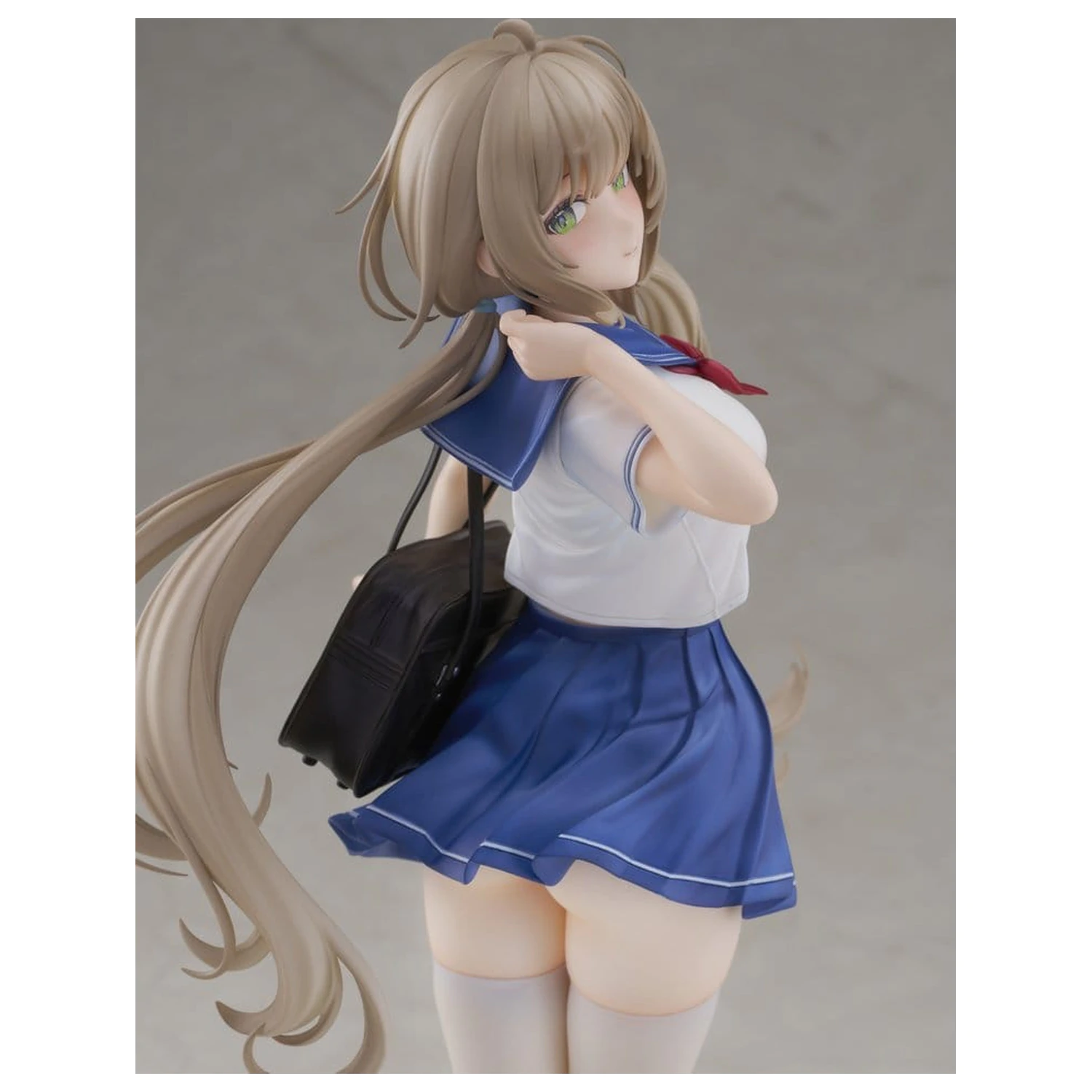 KoiKoi Sakura PVC figura 1/6 Momoko Uniform Ver. 27 cm fotografija proizvoda