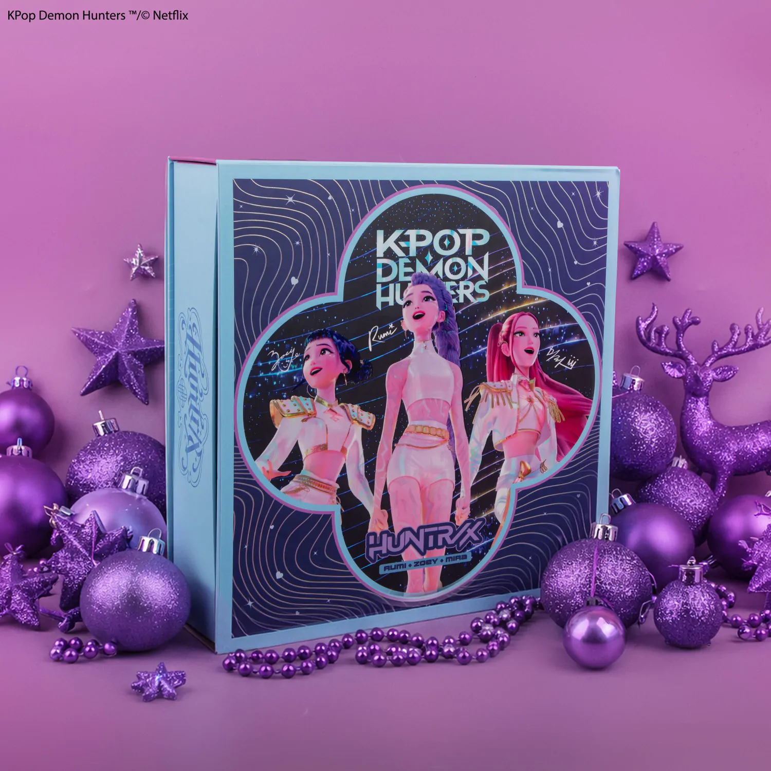 KPop Demon Hunters scenski adventski kalendar 2026 fotografija proizvoda