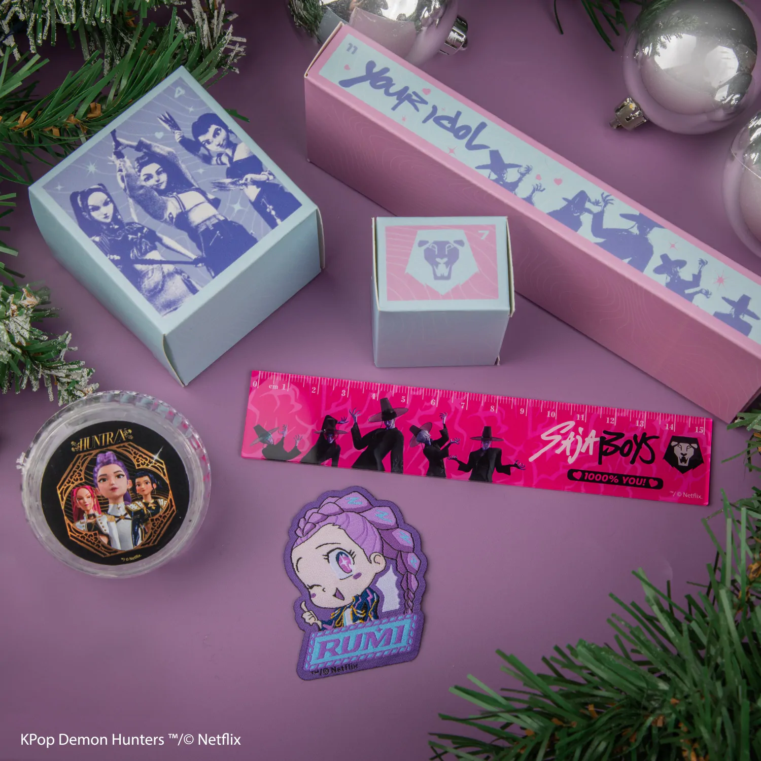 KPop Demon Hunters scenski adventski kalendar 2026 fotografija proizvoda