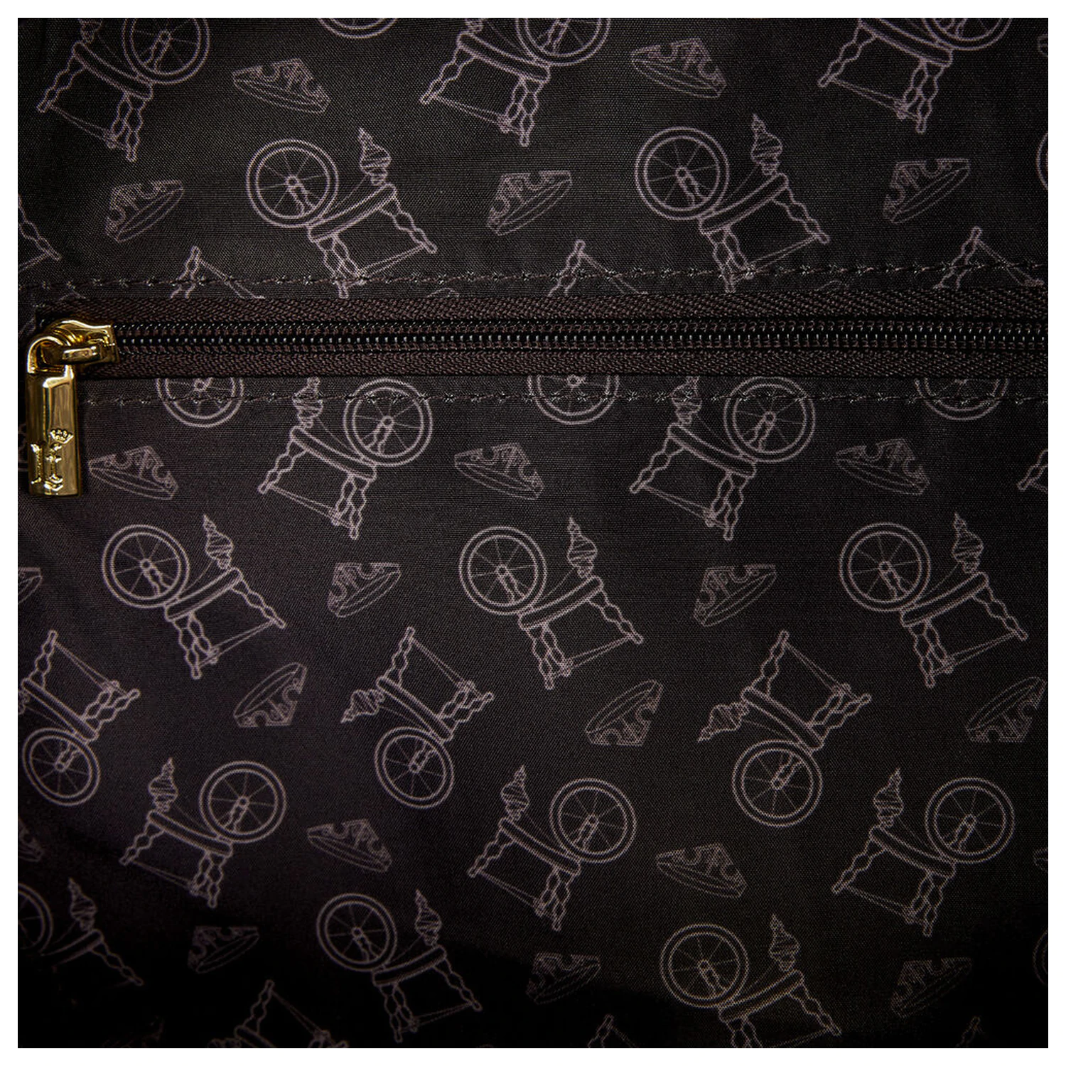 Loungefly Disney Sleeping Beauty & Maleficient Spinning Wheel ruksak 26 cm fotografija proizvoda