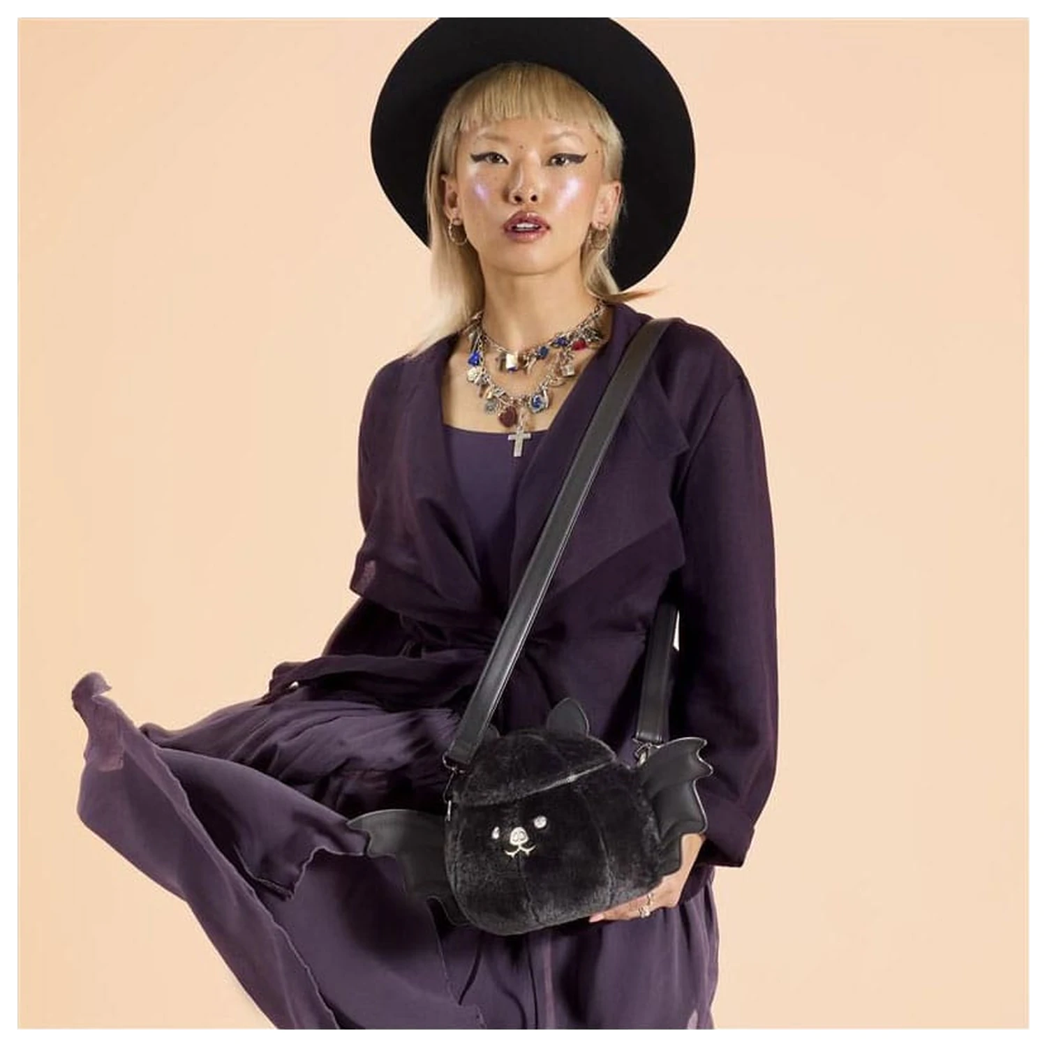 Loungefly Torba preko tijela u obliku šišmiša fotografija proizvoda