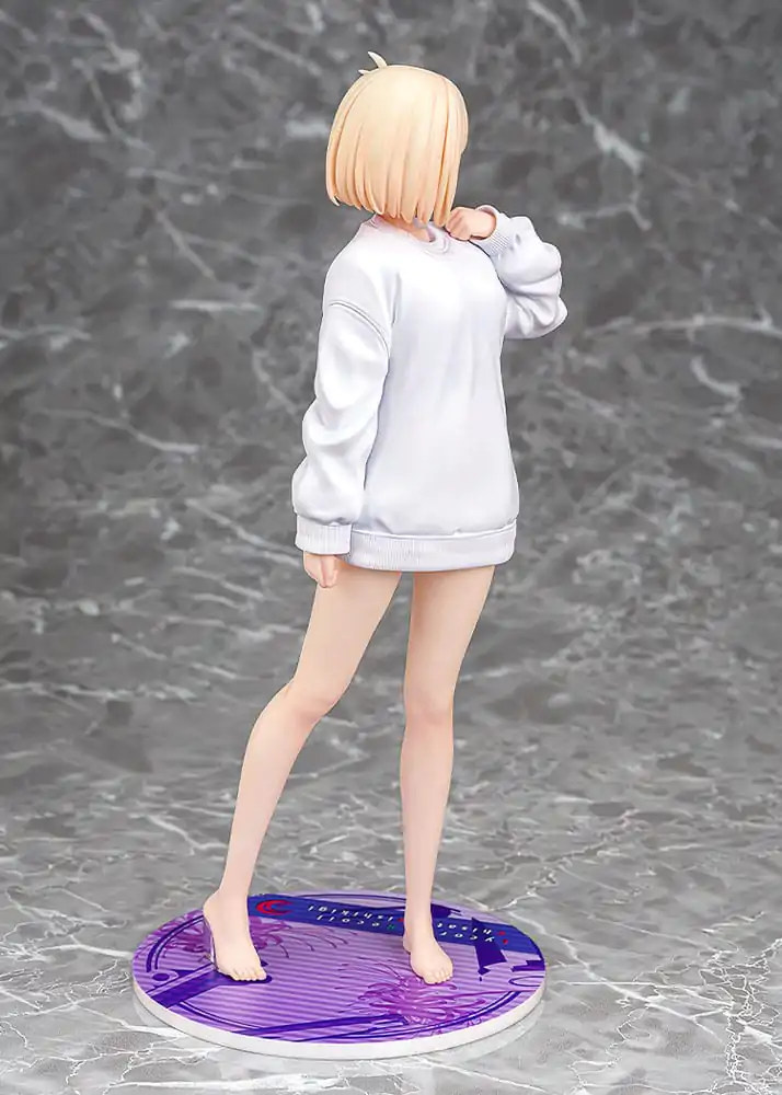 Lycoris Recoil PVC Kip 1/7 Chisato Nishikigi: Oversized Sweatshirt Ver. 25 cm fotografija proizvoda