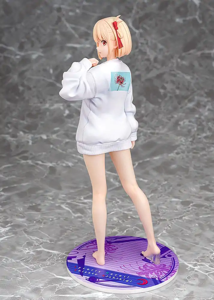 Lycoris Recoil PVC Kip 1/7 Chisato Nishikigi: Oversized Sweatshirt Ver. 25 cm fotografija proizvoda
