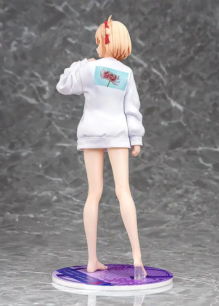 Lycoris Recoil PVC Kip 1/7 Chisato Nishikigi: Oversized Sweatshirt Ver. 25 cm fotografija proizvoda
