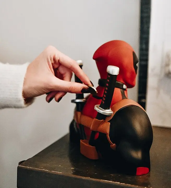 Marvel Deadpool kasica bista 20cm fotografija proizvoda