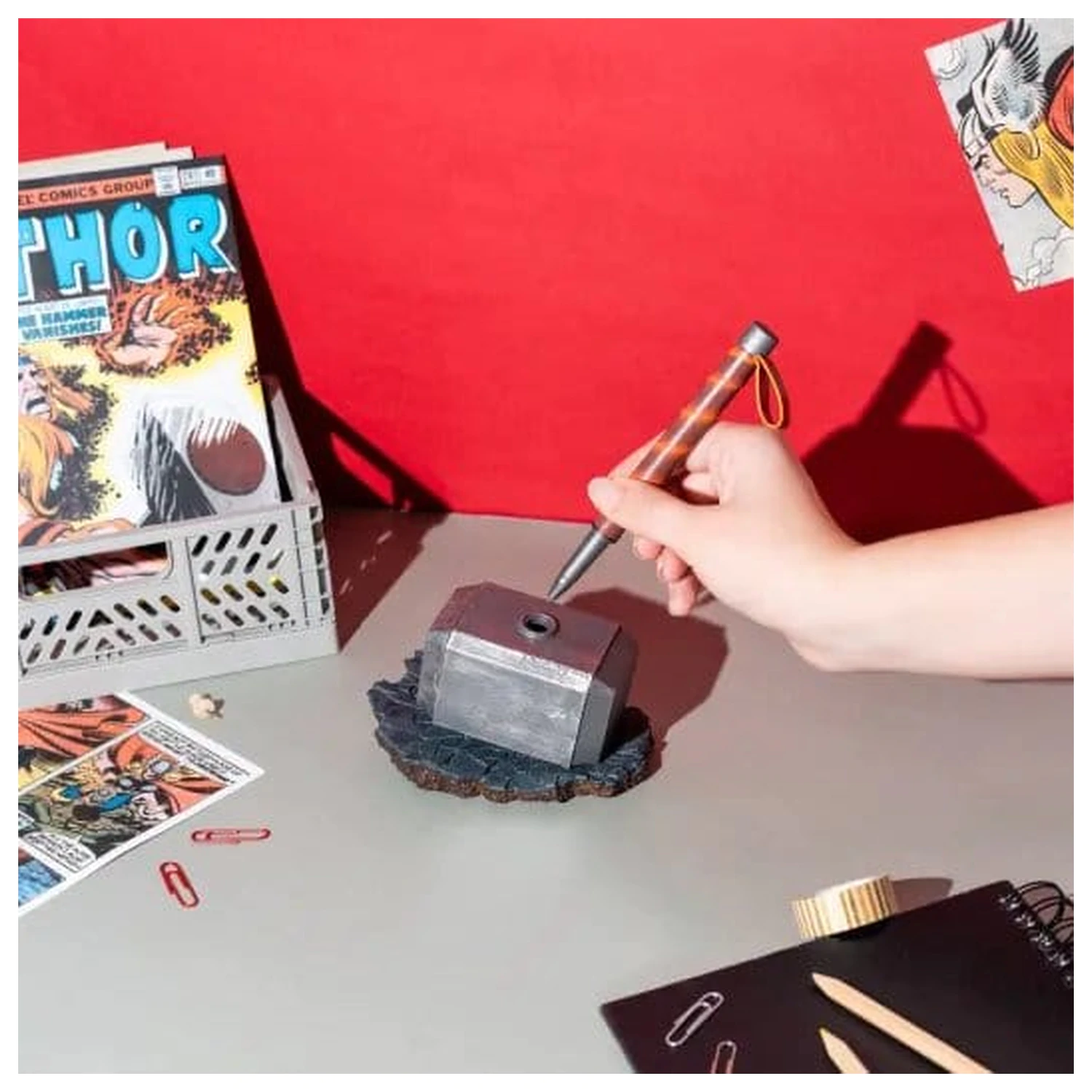 Marvel Thor Pen i postolje Hammer fotografija proizvoda