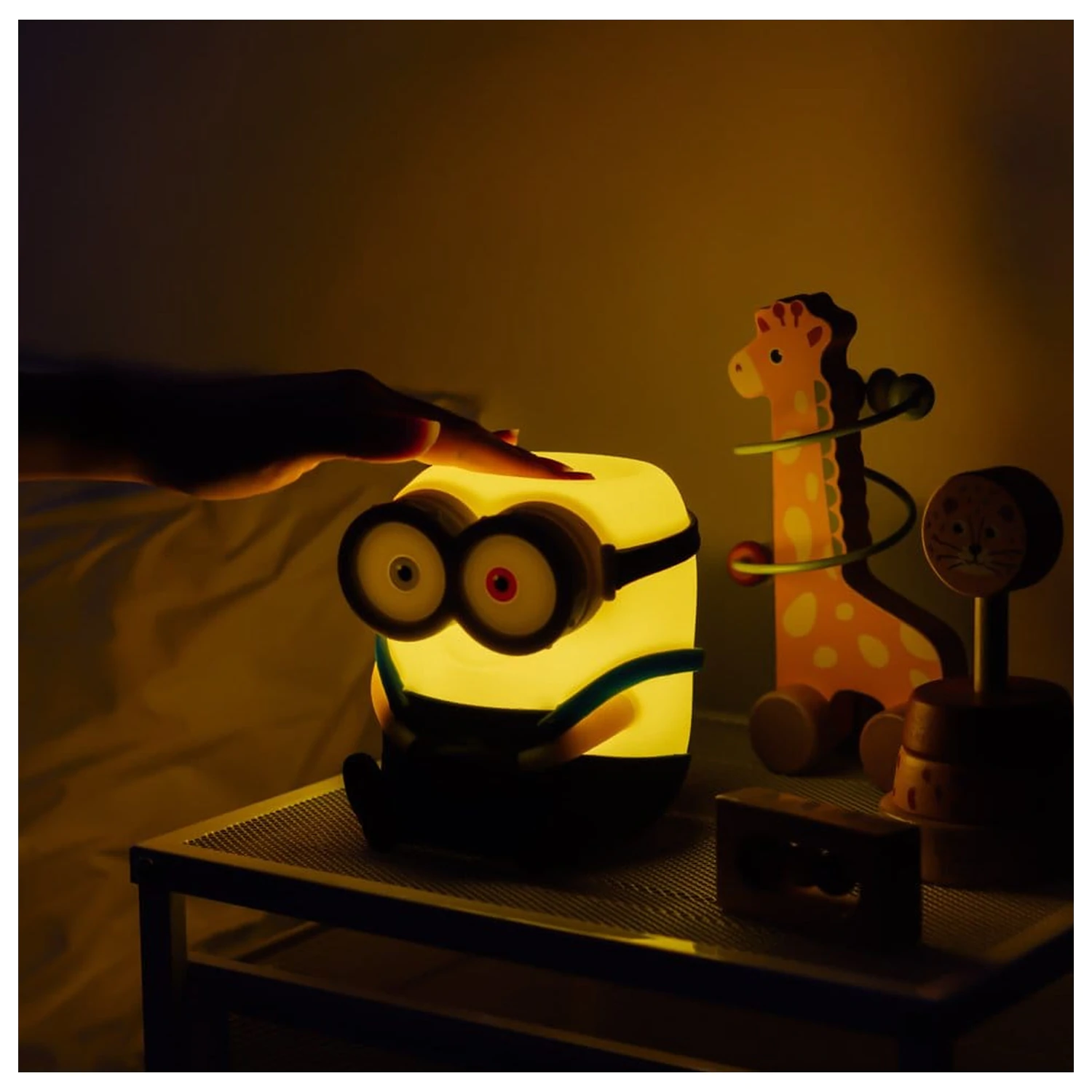 Minions squishy lampa fotografija proizvoda