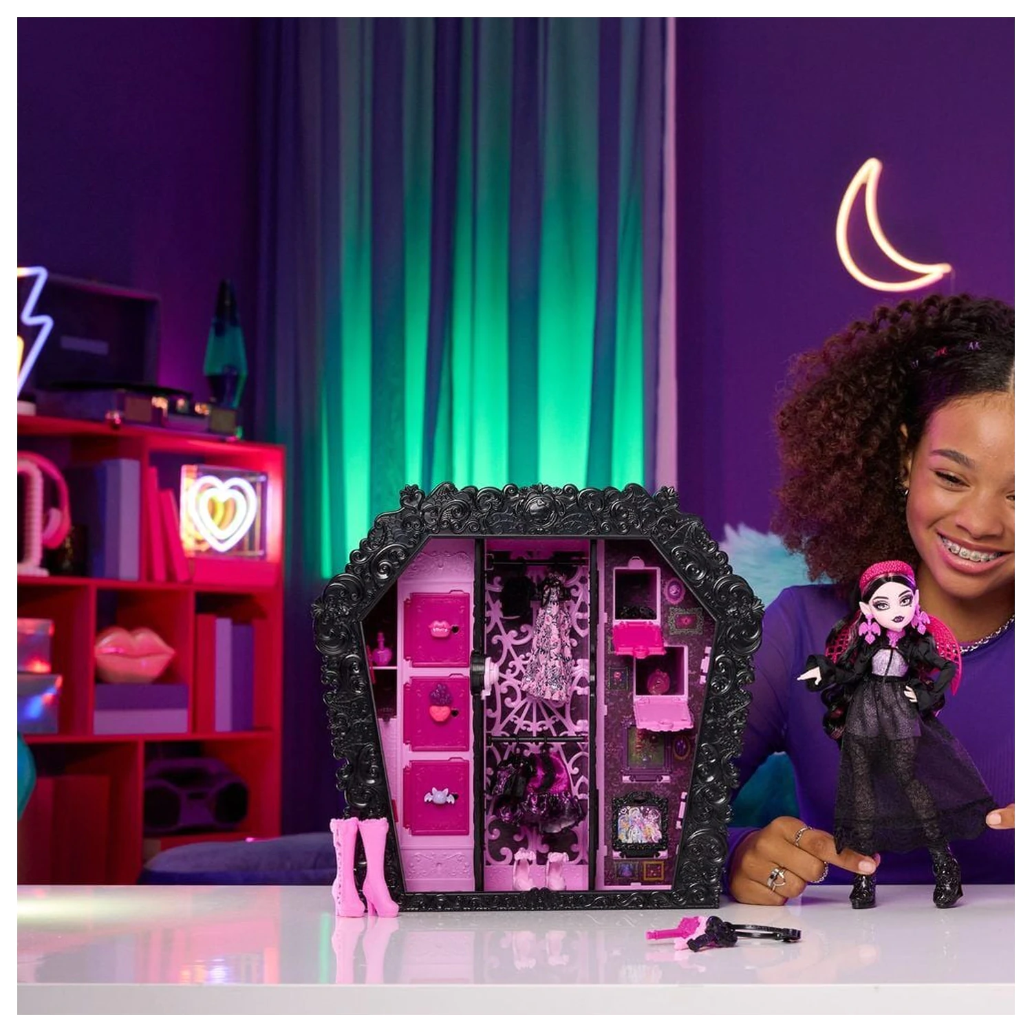 Monster High Ultimate Skulltimate Draculaura lutka i garderoba fotografija proizvoda