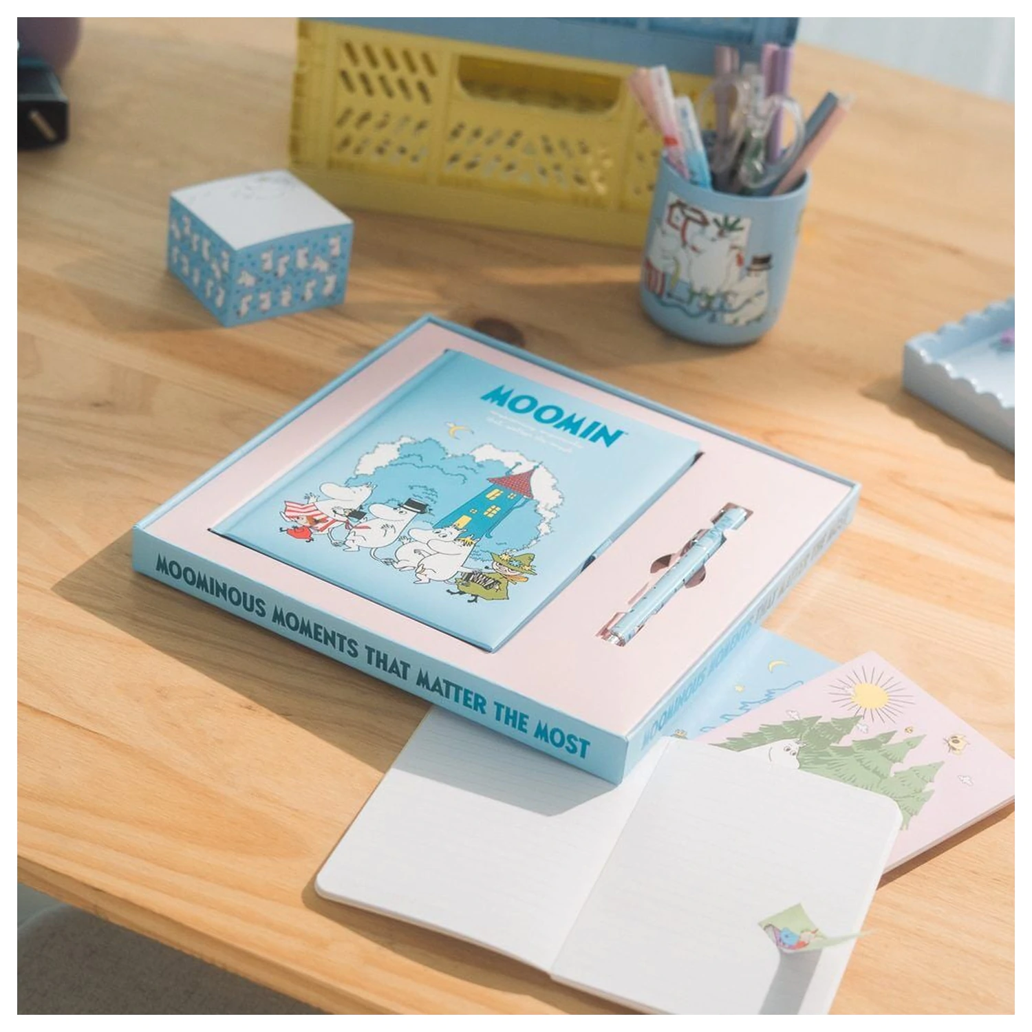 Moomin A5 bilježnica i set olovke fotografija proizvoda