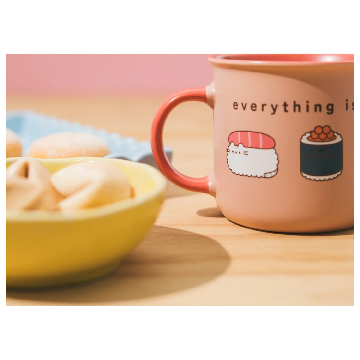 Pusheen Sushi Roll premium šalica fotografija proizvoda