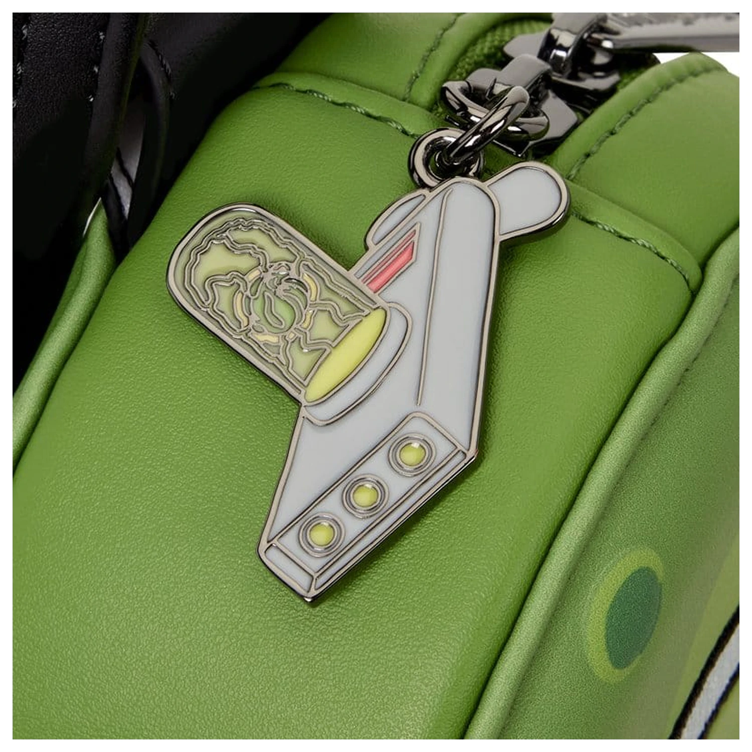 Rick and Morty by Loungefly Sling Bag Pickle Rick fotografija proizvoda