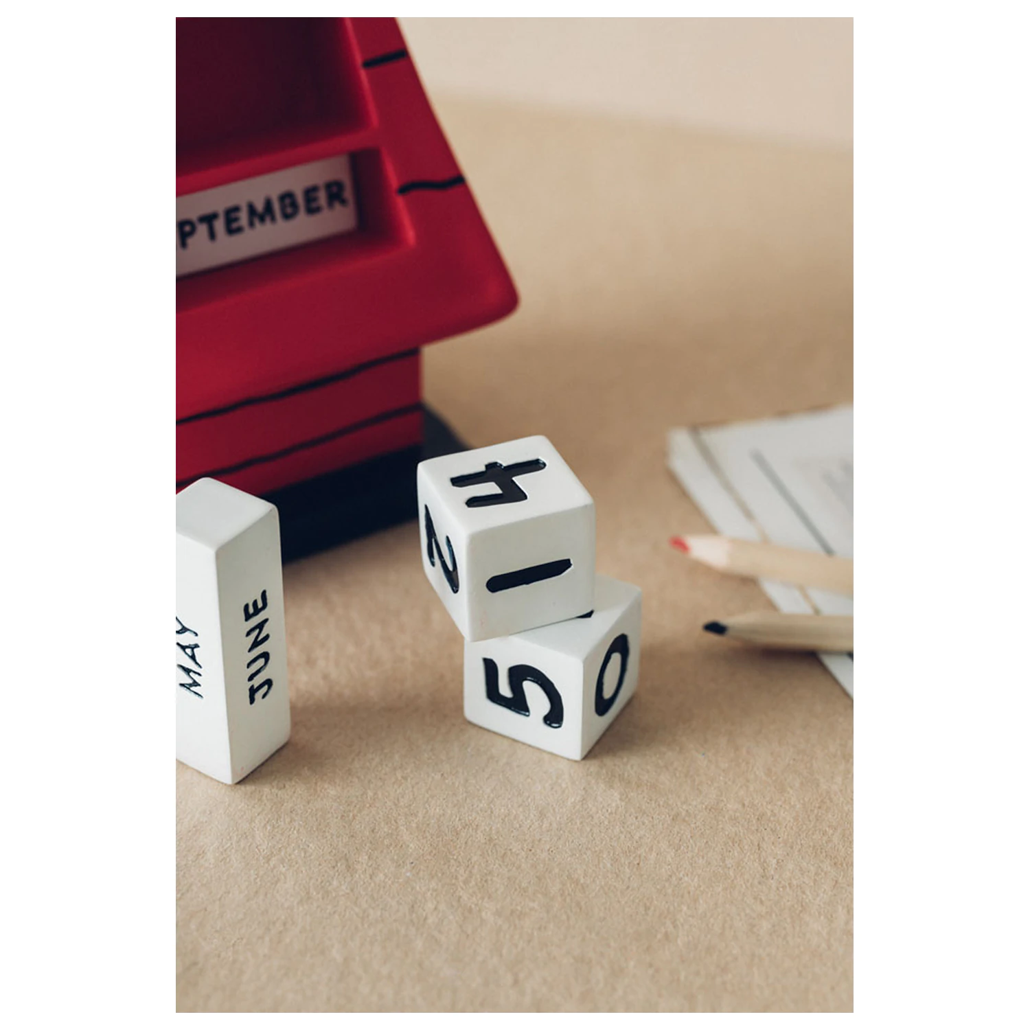 Snoopy Doghouse 3D vječni kalendar fotografija proizvoda