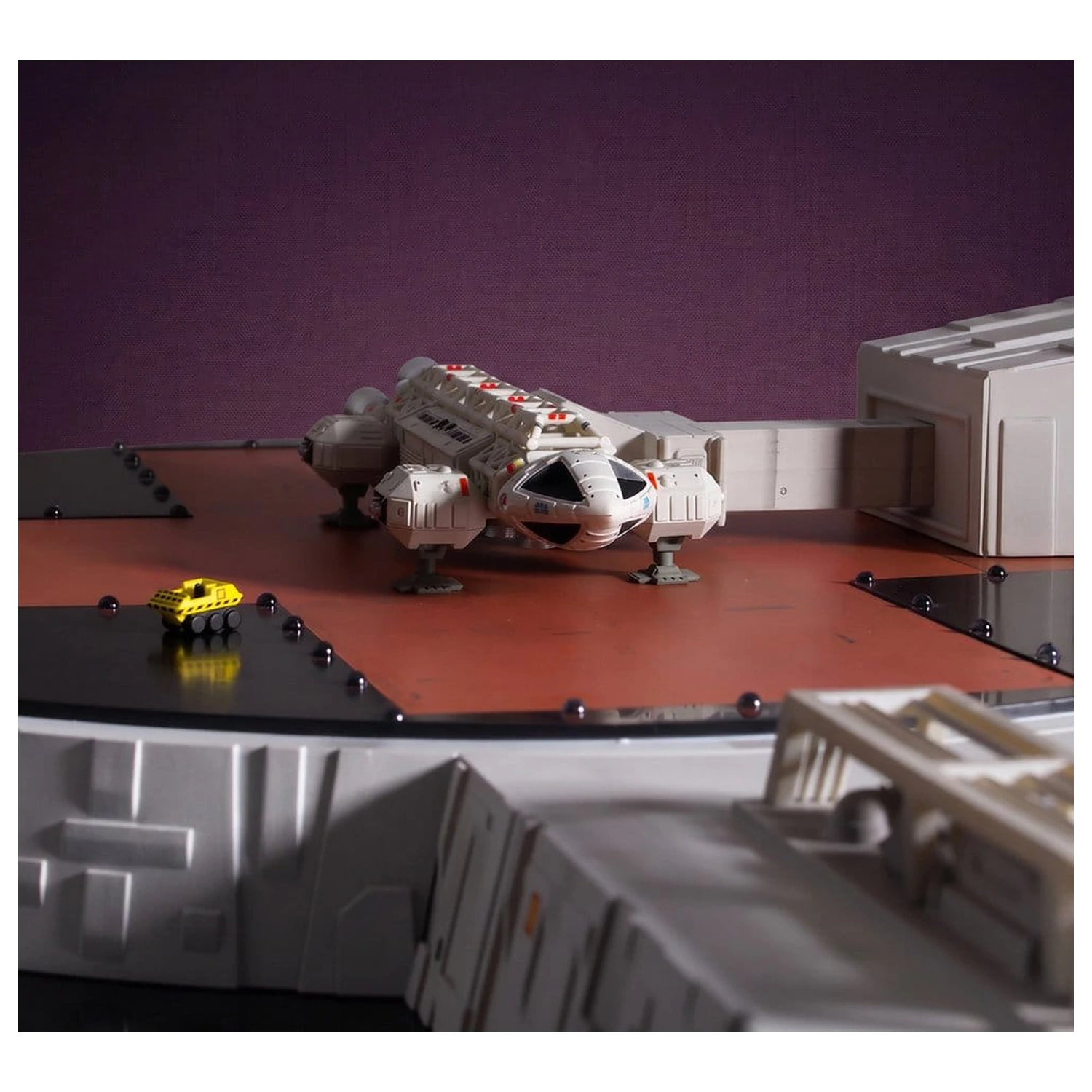 Space 1999 Playset podloga za slijetanje (s Eagle Transporterom) 46 cm fotografija proizvoda