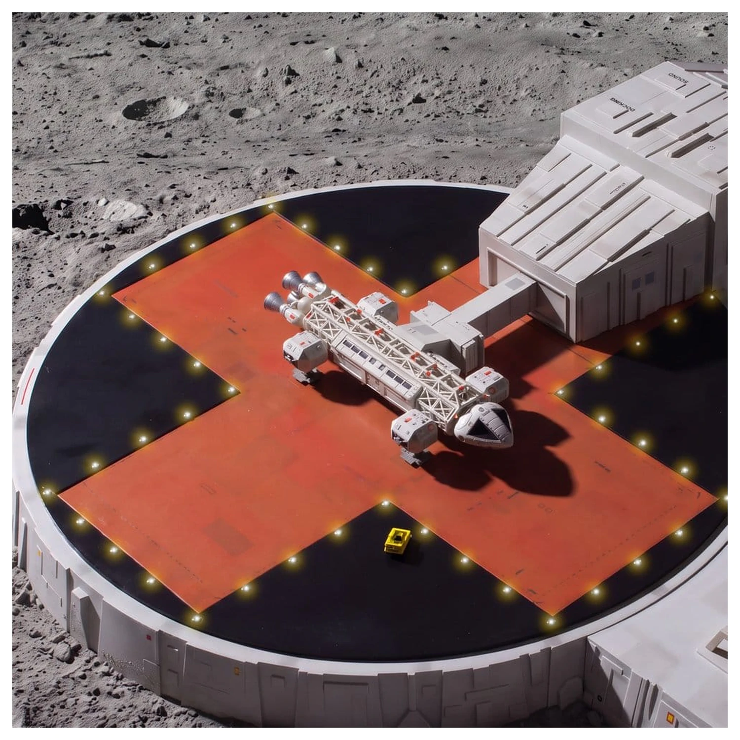 Space 1999 Playset podloga za slijetanje (s Eagle Transporterom) 46 cm fotografija proizvoda