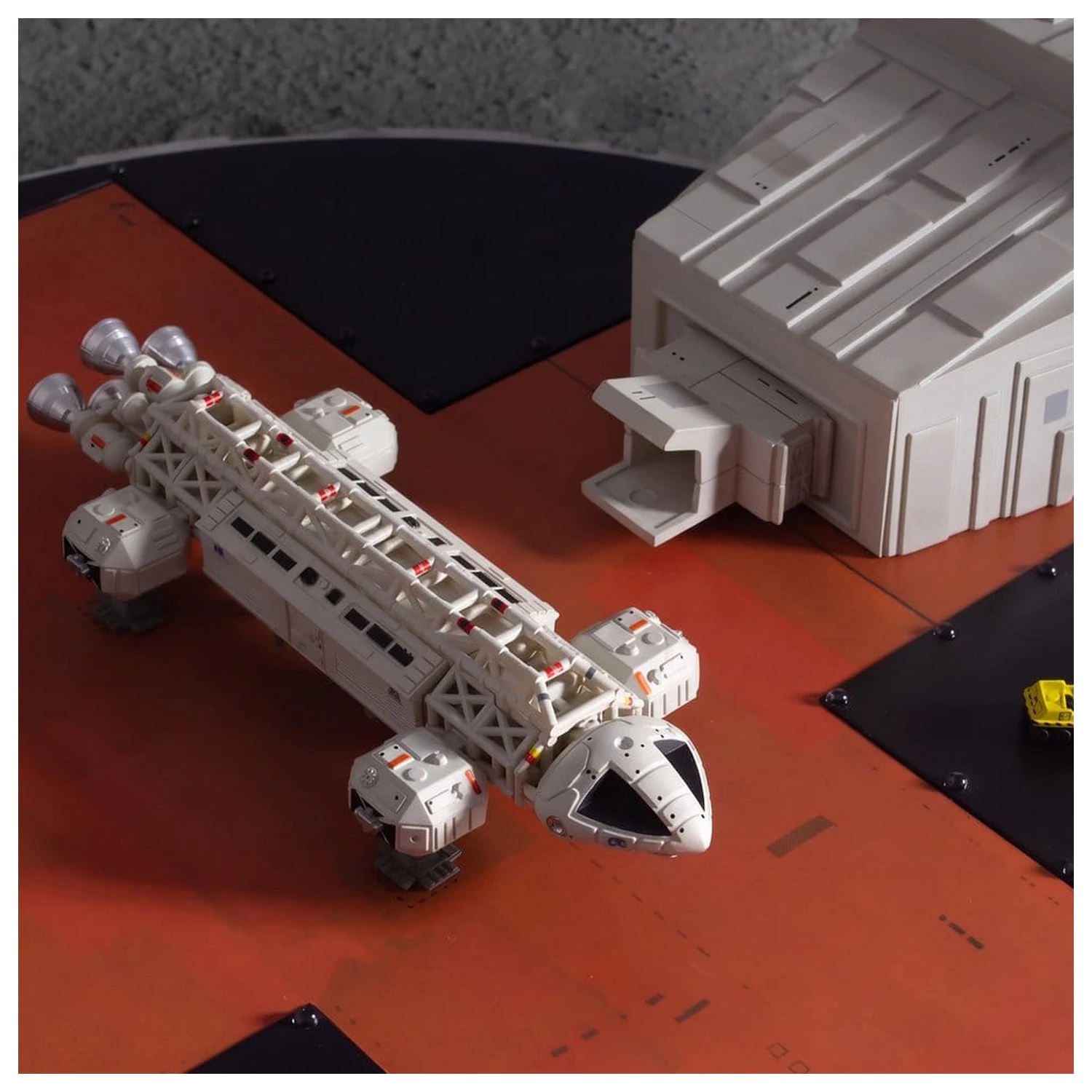 Space 1999 Playset podloga za slijetanje (s Eagle Transporterom) 46 cm fotografija proizvoda