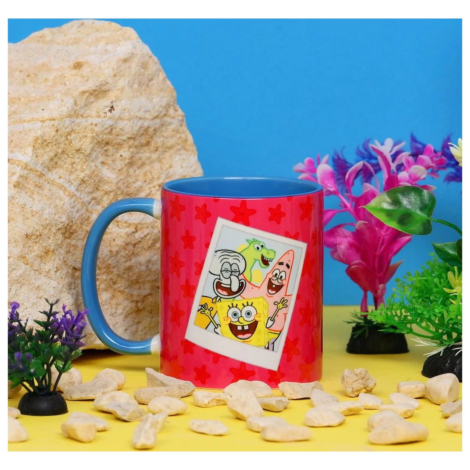 SpongeBob Bikini Bottom Buddies šalica u boji iznutra 325 ml fotografija proizvoda