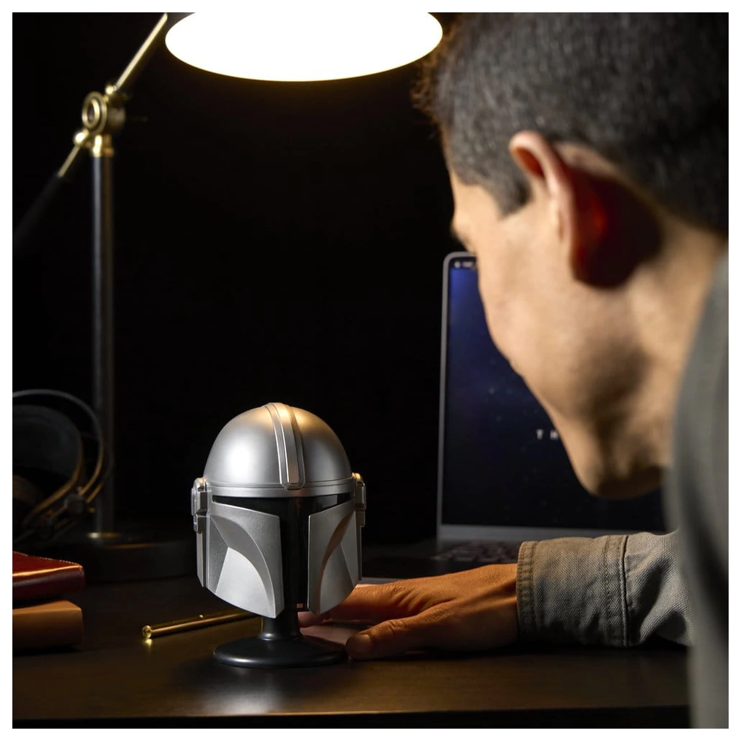 Star Wars: The Mandalorian & Grogu Black Series Mini kaciga The Mandalorian fotografija proizvoda