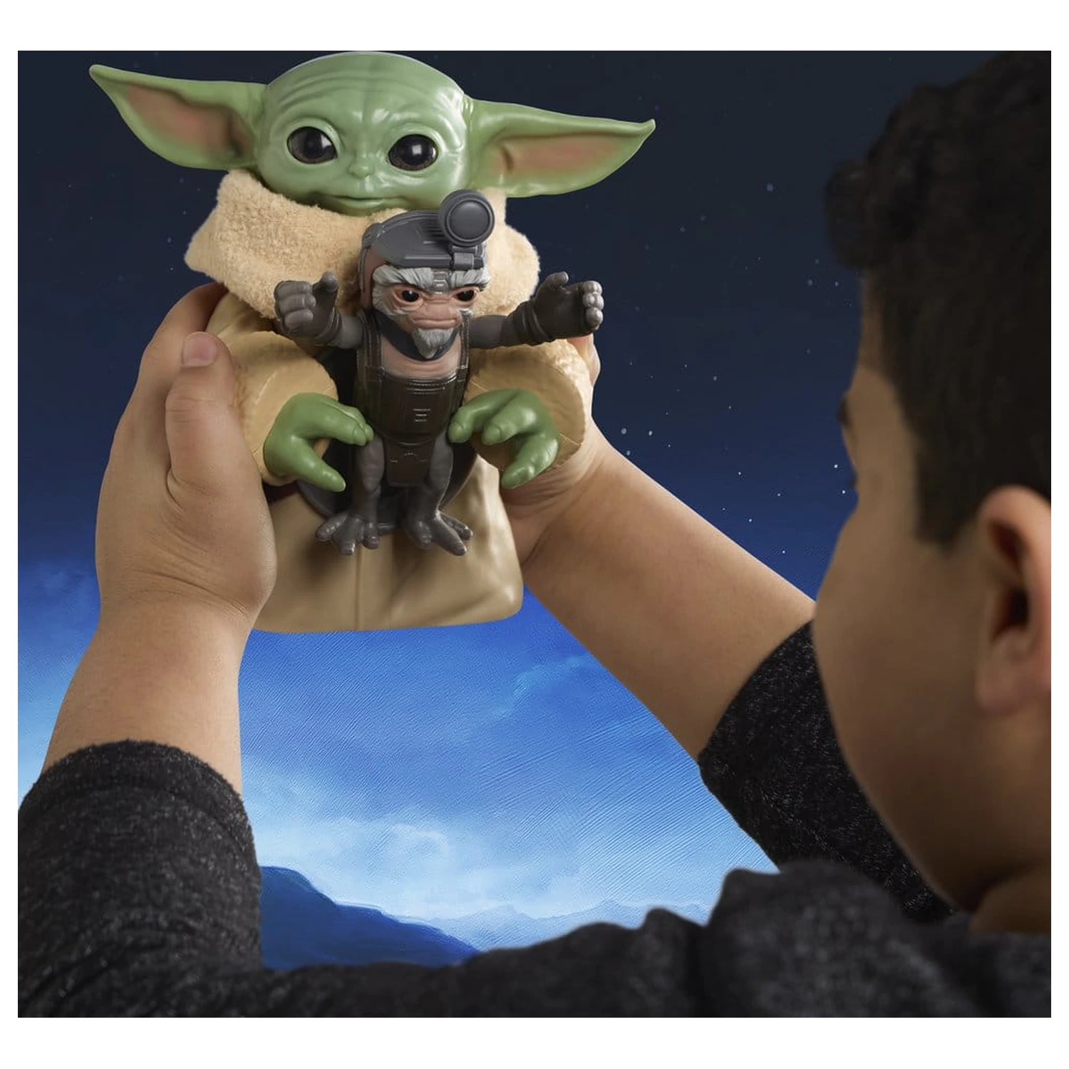 Star Wars: The Mandalorian & Grogu Elektronska akcijska figura Huggin' Grogu & Anzellan 17 cm fotografija proizvoda