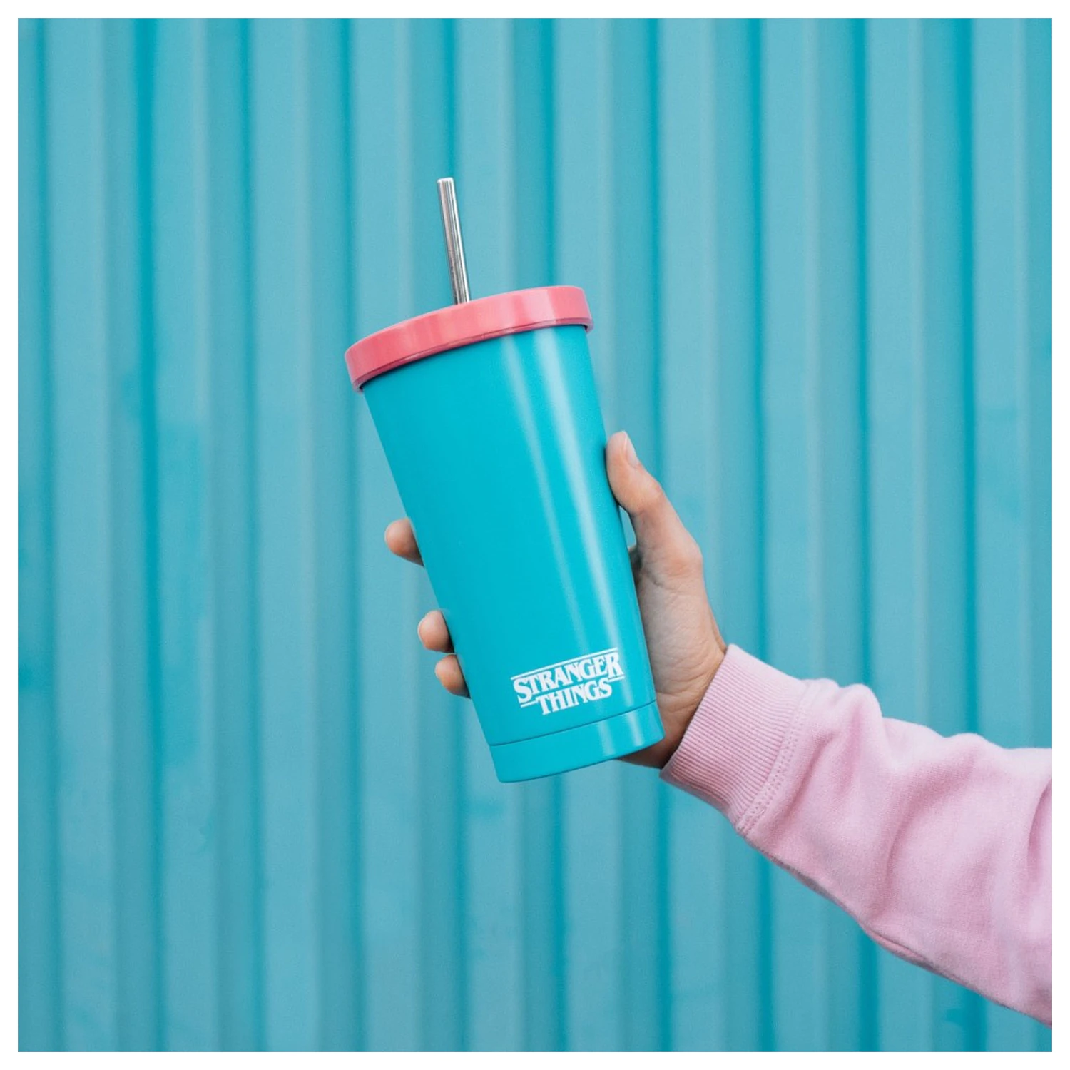 Stranger Things Rink-O-Mania slamka tumbler 550 ml fotografija proizvoda