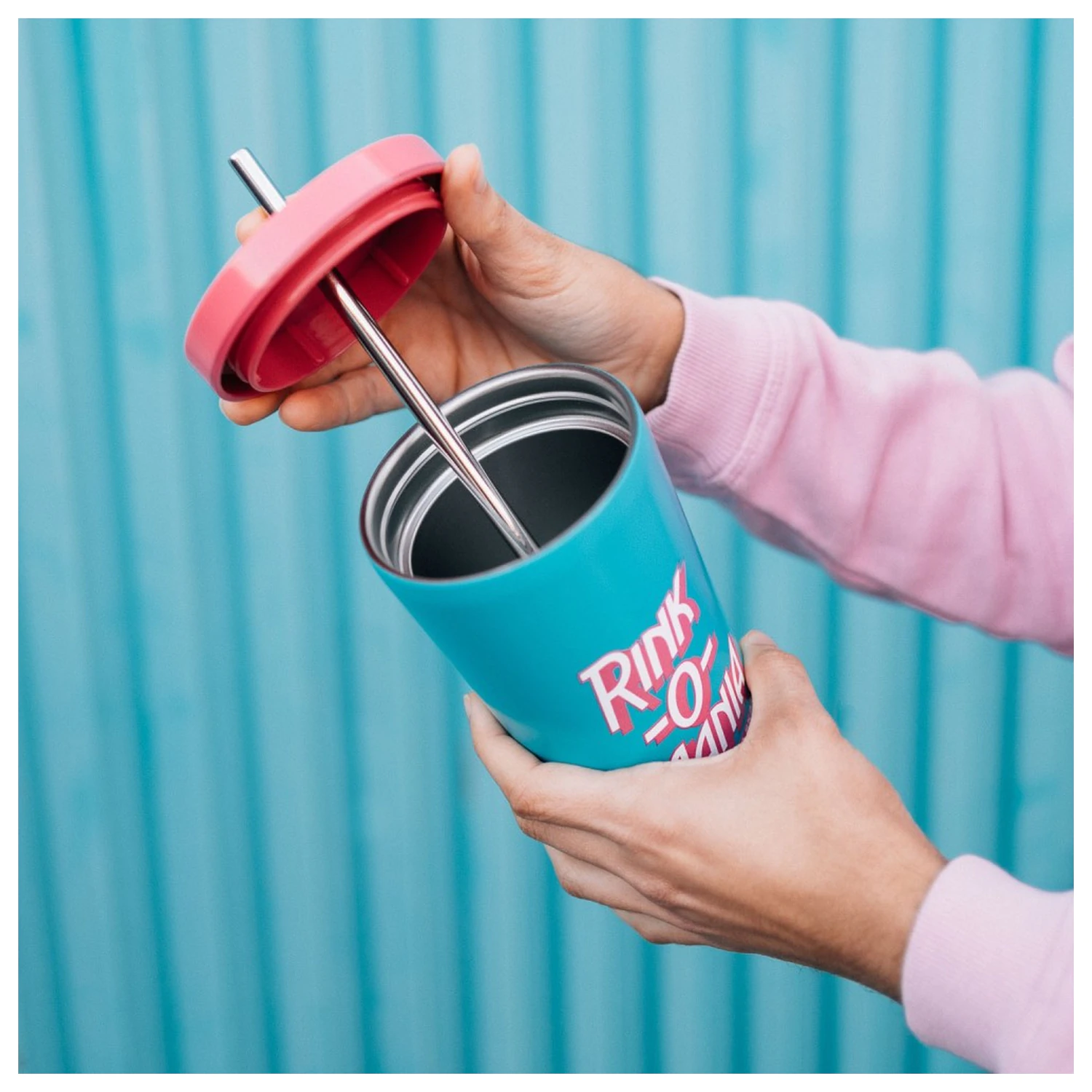 Stranger Things Rink-O-Mania slamka tumbler 550 ml fotografija proizvoda