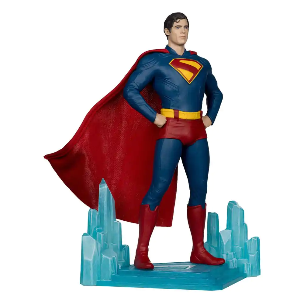 Superman (2025) DC Multiverse Mega akcijska figura Superman 28 cm fotografija proizvoda