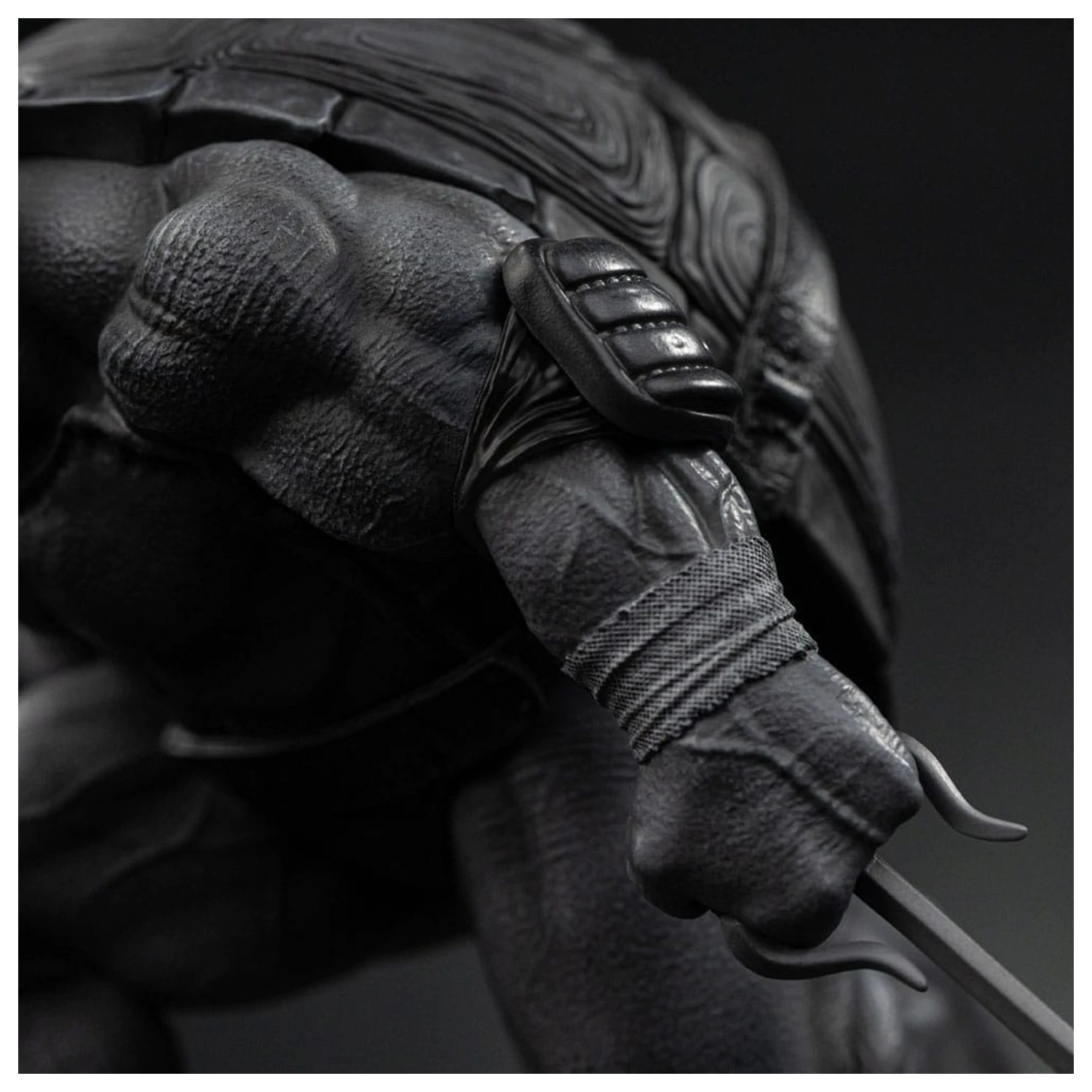 Teenage Mutant Ninja Turtles Art Scale statua 1/10 Raphael Black and White Variant 26 cm fotografija proizvoda
